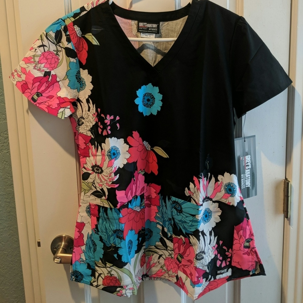 NEW w/tags Greys Anatomy sz S Zen Garden top